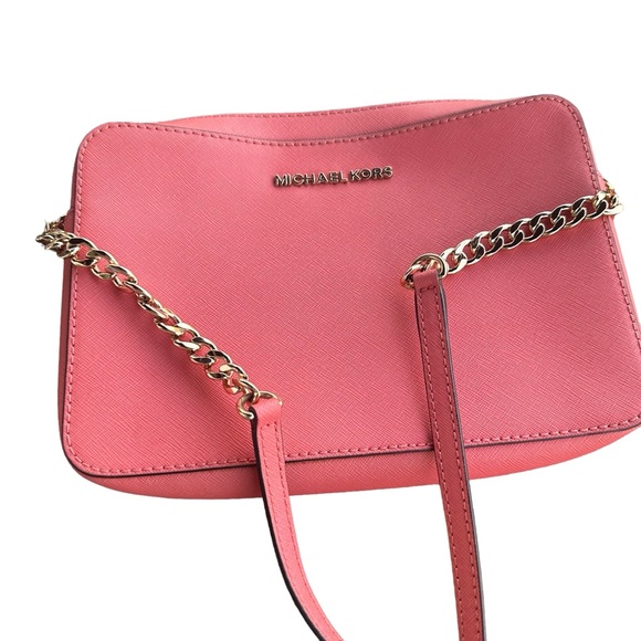 Jet Set Saffiano Leather Crossbody Bag Preowned - Picture 7 of 15